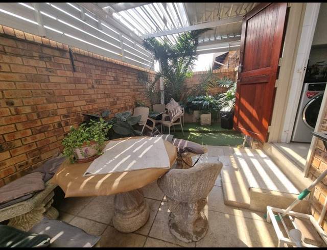 3 BEDROOM TOWNHOUSE FOR SALE IN NEW REDRUTH